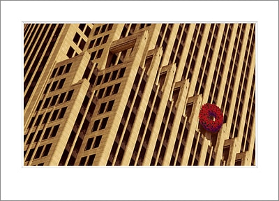 Wreath on Skyscraper (Glossy White) 